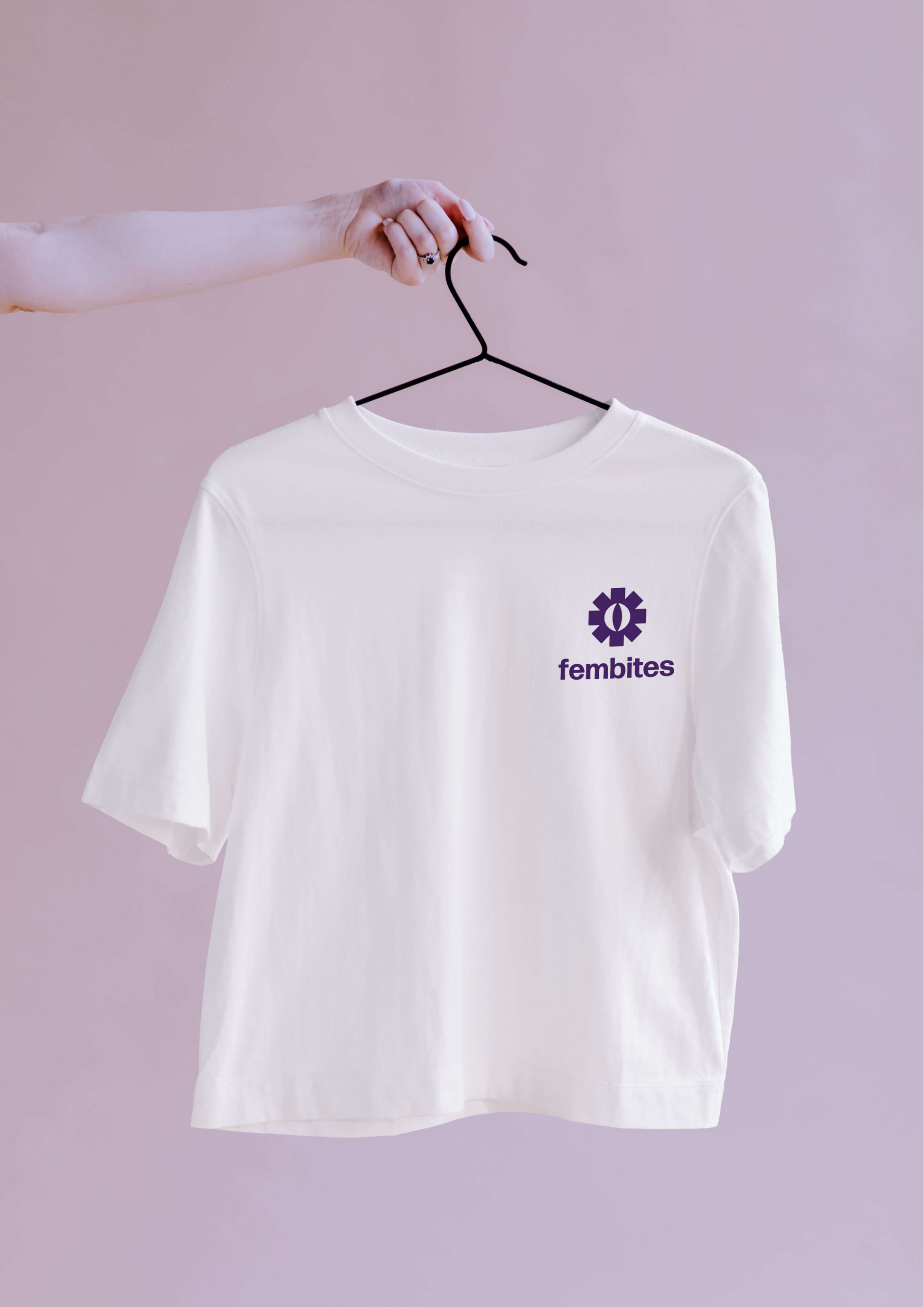 bedrucktes Tshirt mit fembites Logo